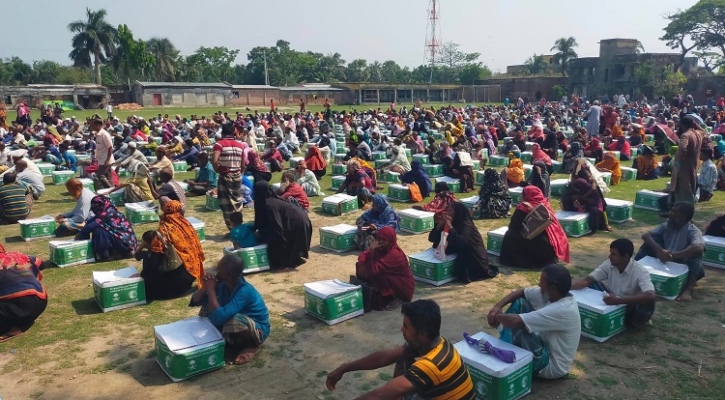 সৌদি বাদশাহর পাঠানো সহায়তা পেল উপকূলের হাজার পরিবার